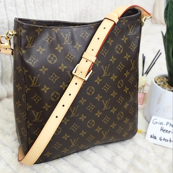 🔥😍Authentic🔥😍 Louis Vuitton Monogram Crossbody Bag - Picture 3 of 17
